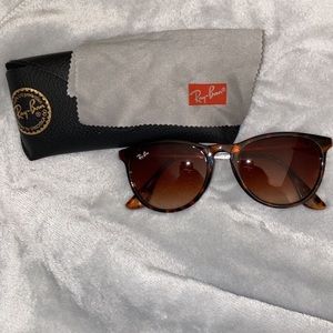 Ray-Ban Classic Erika Sunglasses